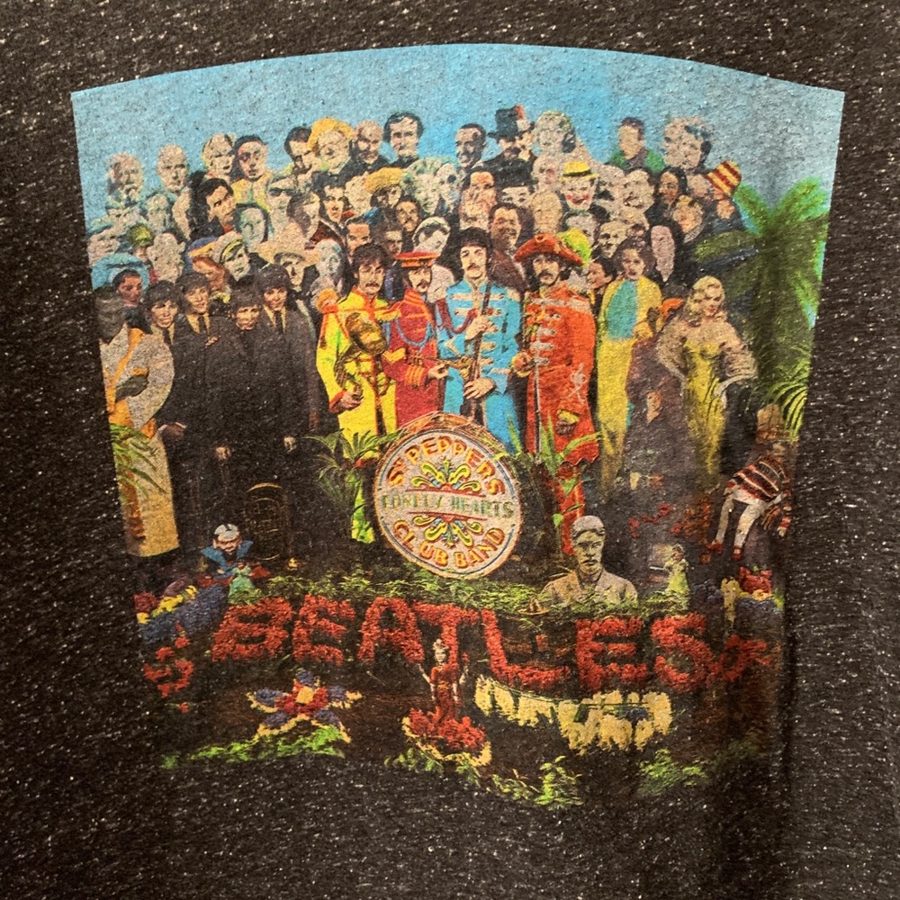 Sgt Pepper’s graphic tee Size XL. The Beatles